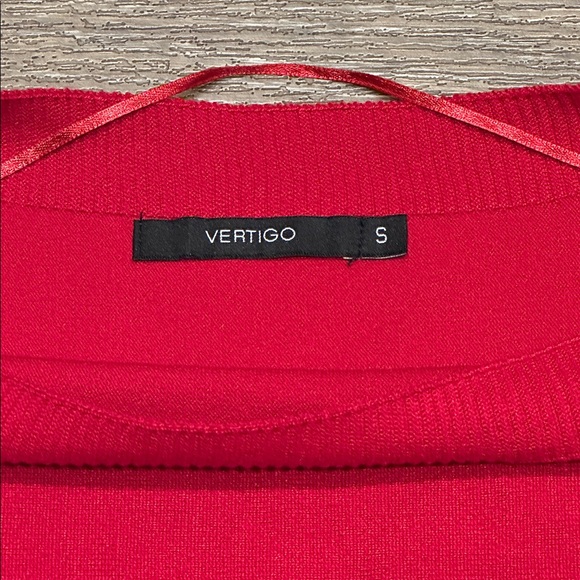 Vertigo Chic and Vibrant Red 1/2 Dolman-Sleeve Boat-Neck Knit Sweater Size S - Picture 10 of 11